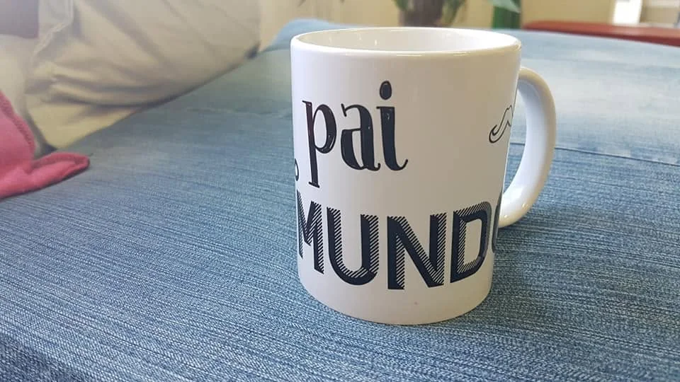 Canecas personalizadas com ilustrações, fotografias ou mensagens.