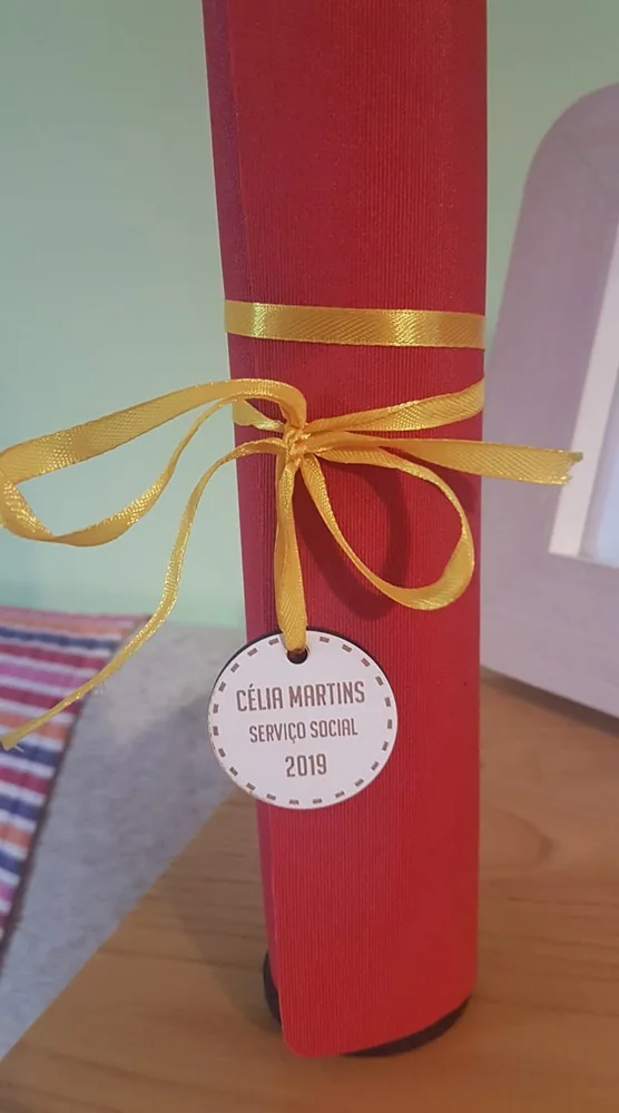 Artigos personalizados para celebrar o percurso académico e a etapa de finalista.