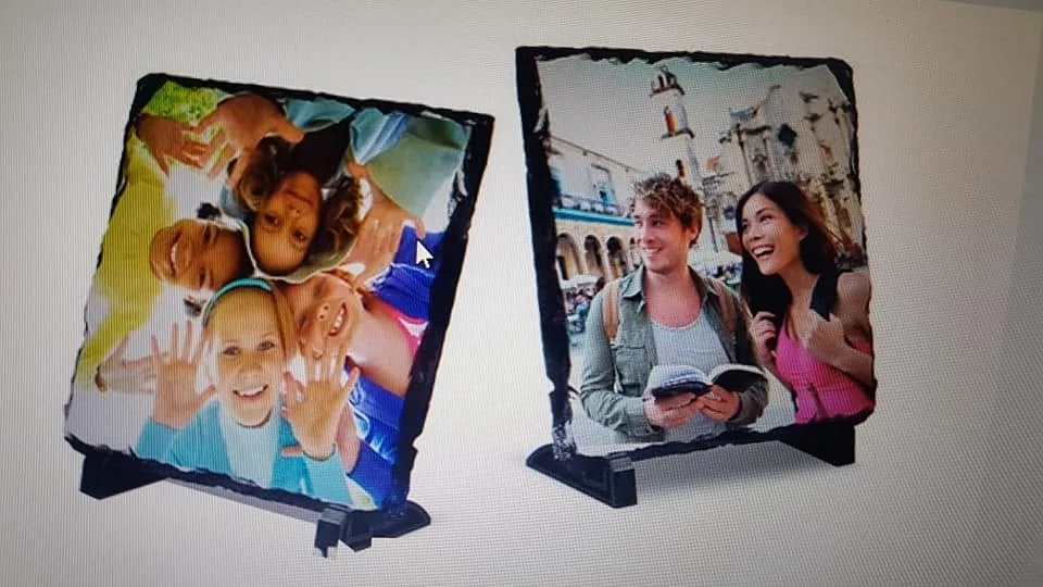 Peça de exposição personalizada com fotografia.