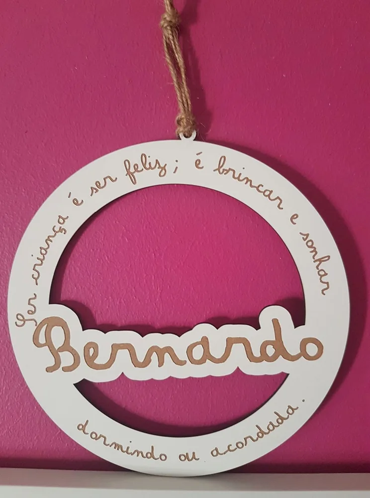 Artigos personalizados para oferecer, celebrar ou guardar uma mensagem.