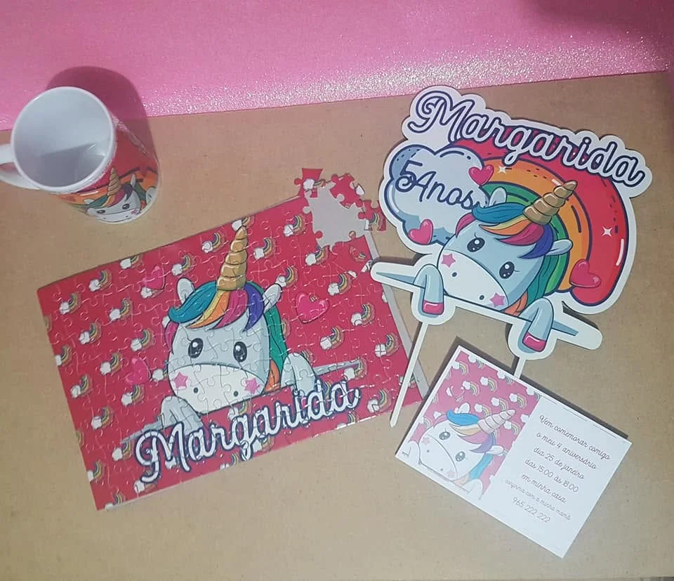 Artigos personalizados para oferecer, celebrar ou guardar uma mensagem.