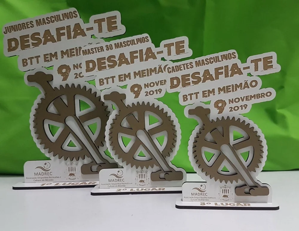 Peça personalizada para assinalar um encontro, prova ou evento.