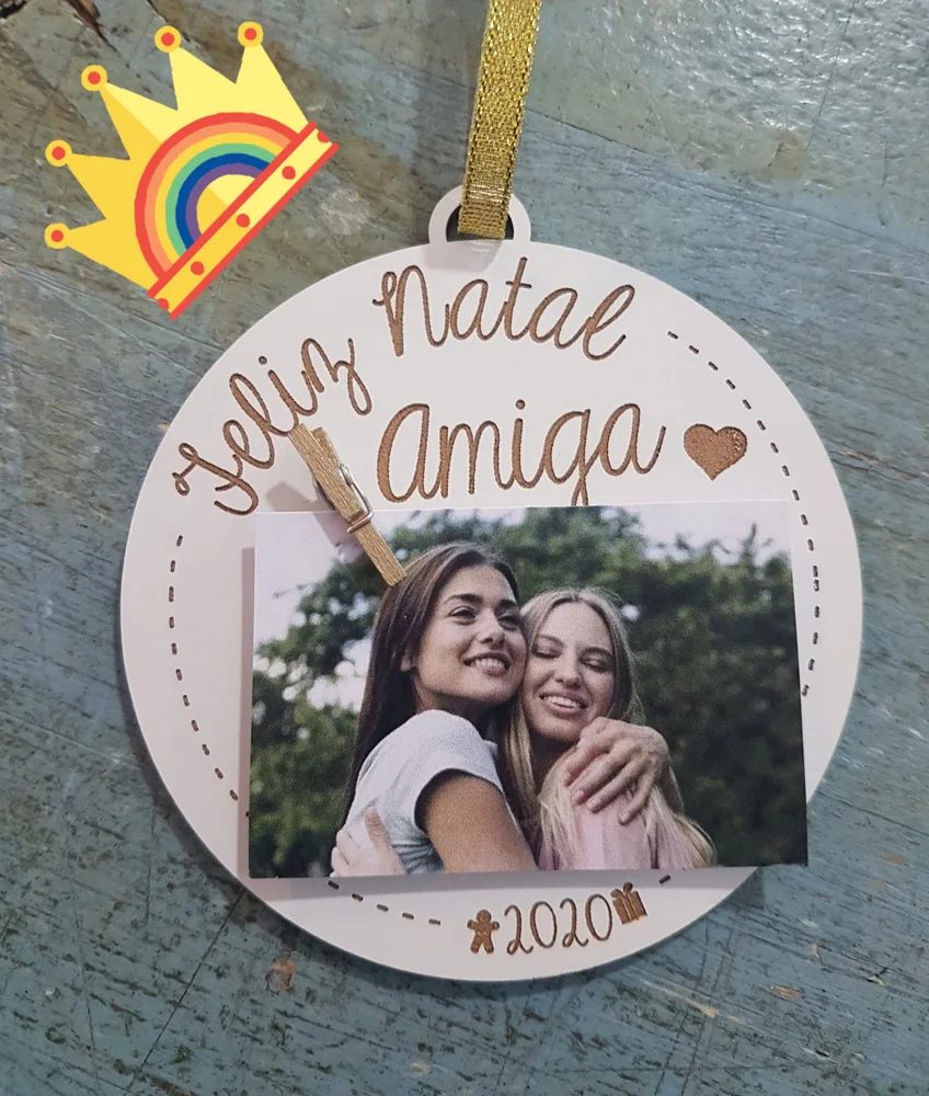 Artigos personalizados para oferecer, celebrar ou guardar uma mensagem.