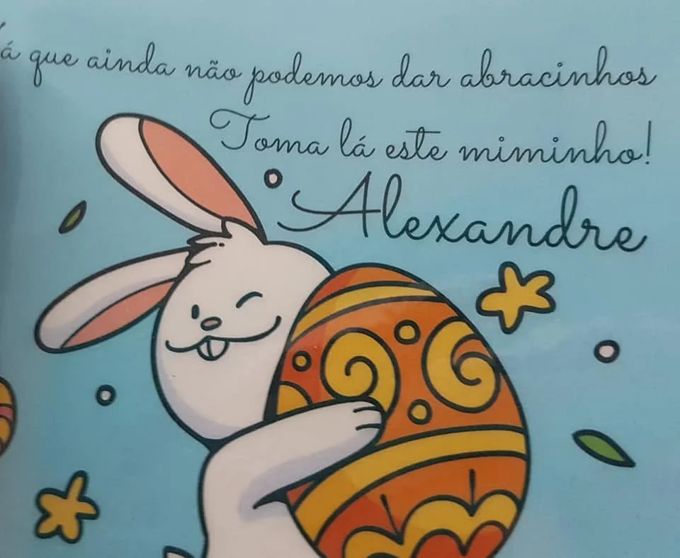 Peças e mensagens personalizadas alusivas à Páscoa.