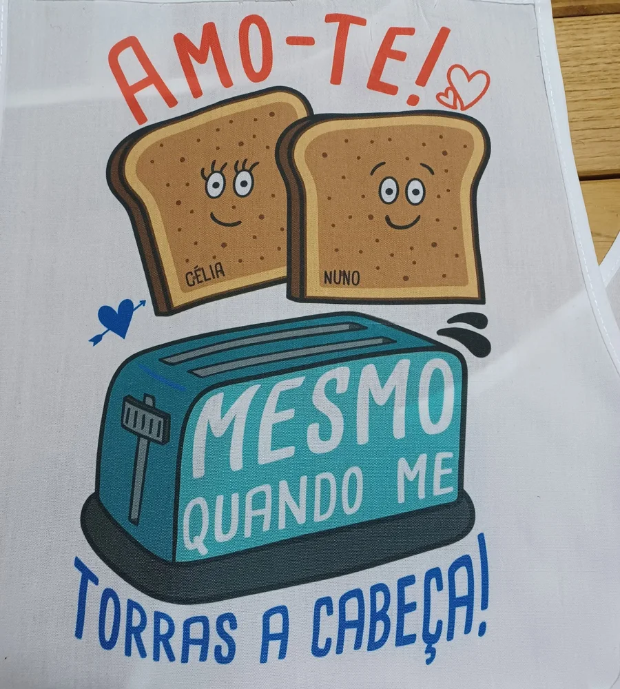 Avental com impressão ou mensagem personalizada para oferecer.