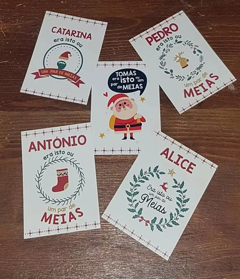Enfeites com nomes, mensagens ou ilustrações para decorar a árvore e oferecer no Natal.