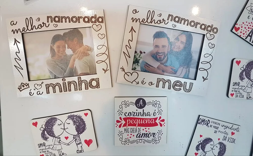 Artigos personalizados para oferecer, celebrar ou guardar uma mensagem.