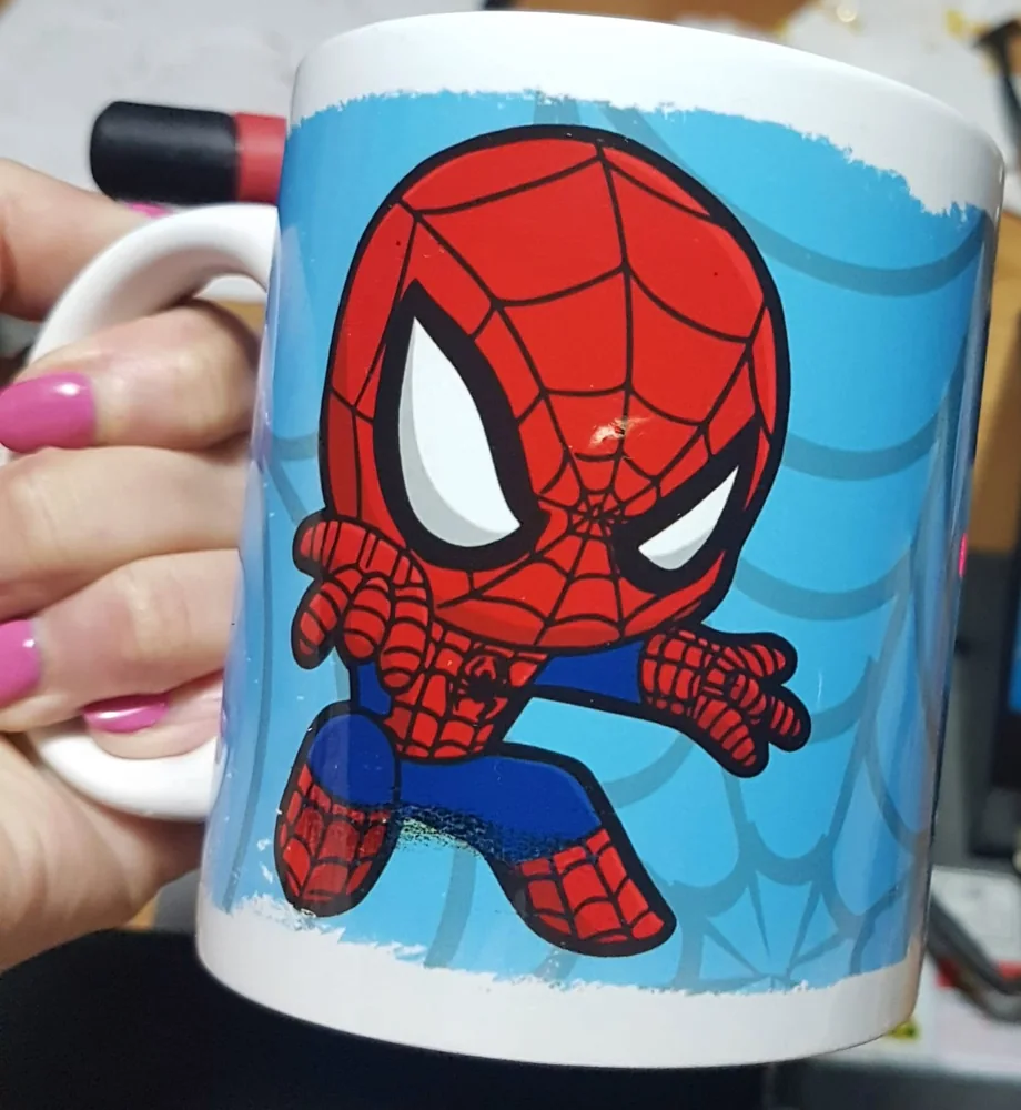 Canecas personalizadas com ilustrações, fotografias ou mensagens.