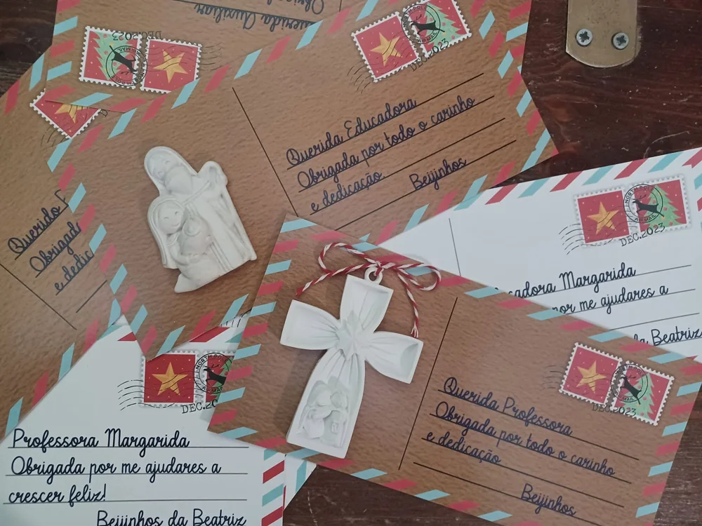 Peça com dedicatória, mensagem ou dados personalizados para assinalar uma ocasião.
