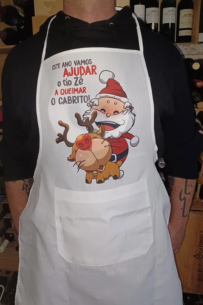 Artigos coordenados de cozinha com mensagens e ilustrações personalizadas.