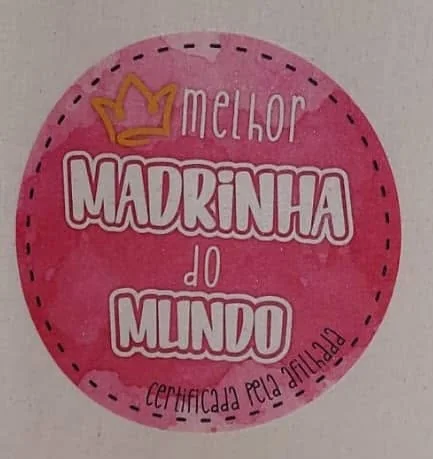 Peça personalizada com mensagem dedicada à madrinha.